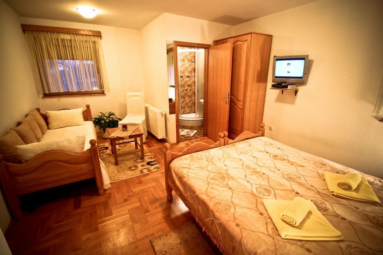 Kod Ribica Bed & Breakfast Jasenovac Luaran gambar